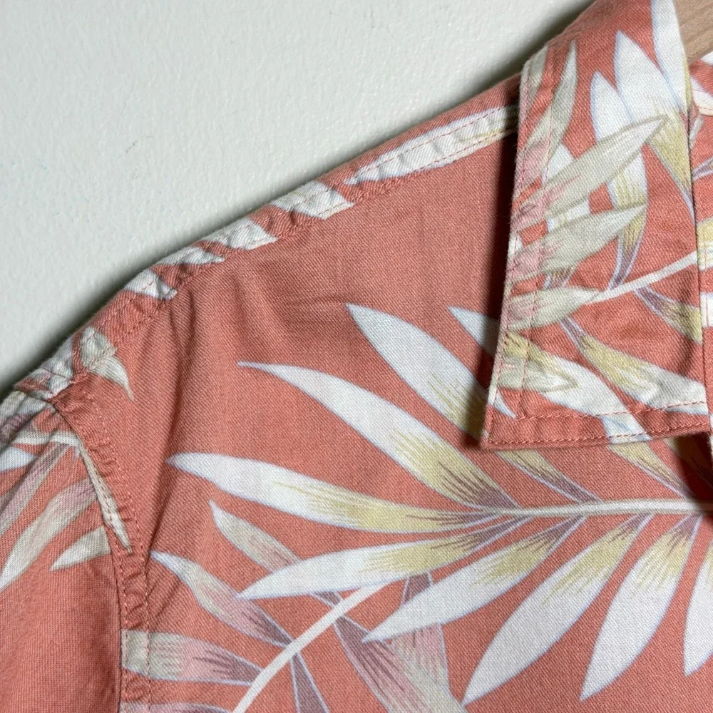 American Eagle Mens L Coral Tropical Palm Leaf Cotton Linen Short Sleeve Shirt